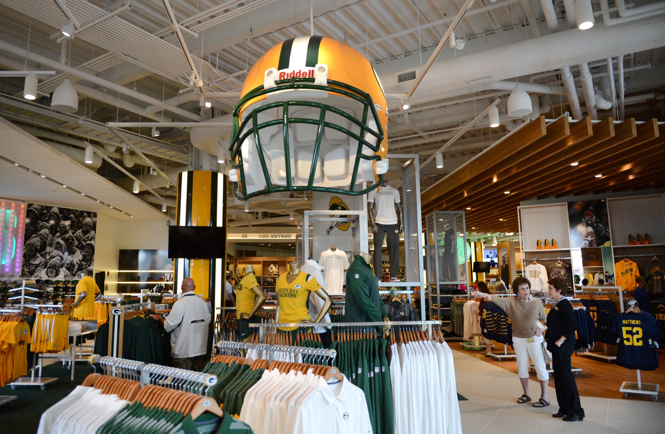 green bay packer merchandise store